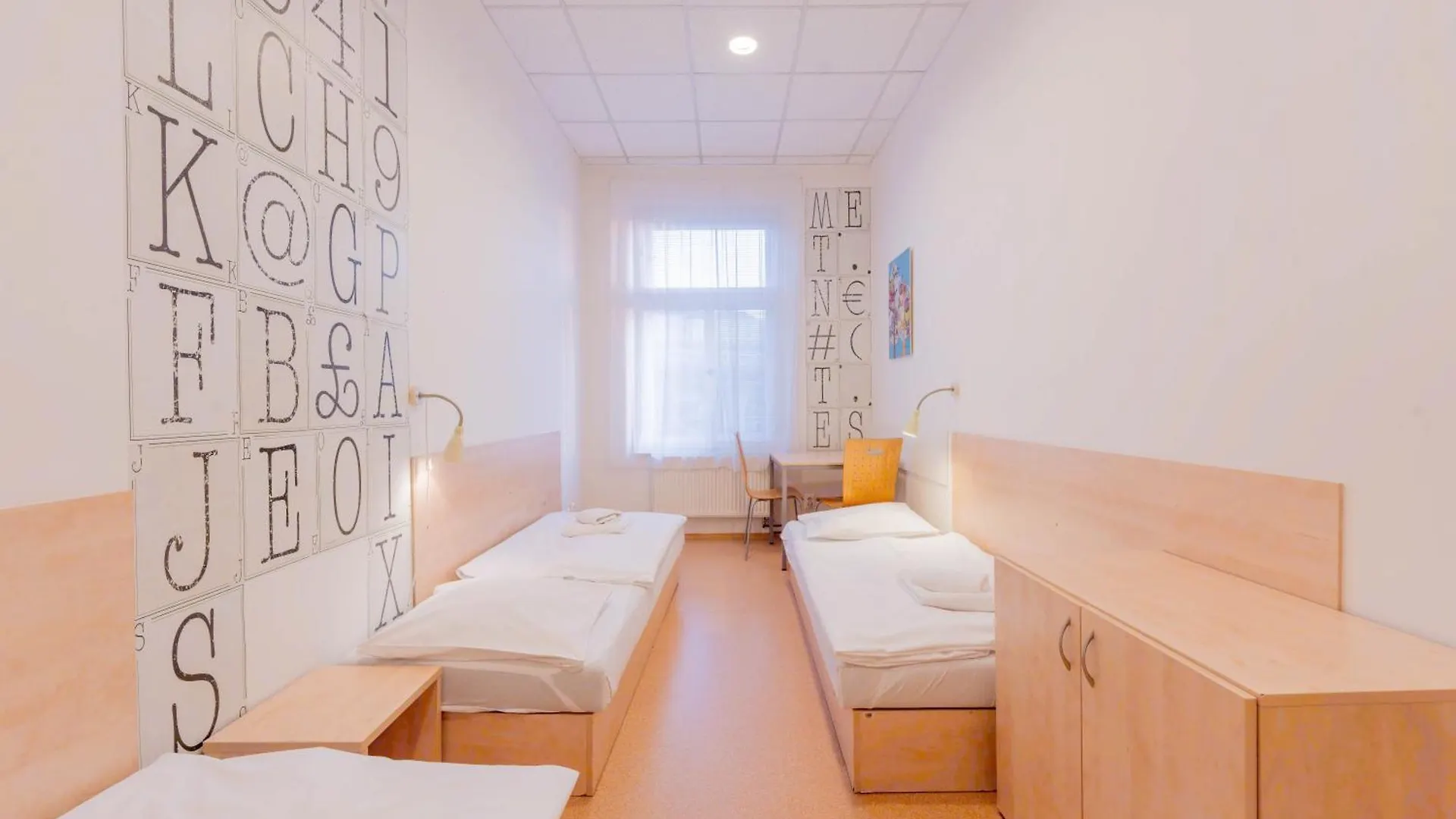 פראג Drunken Monkey Hostel