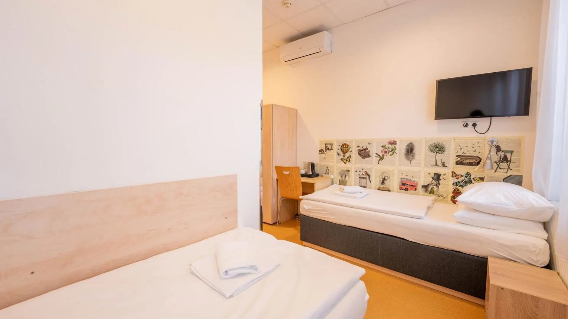 פראג Drunken Monkey Hostel