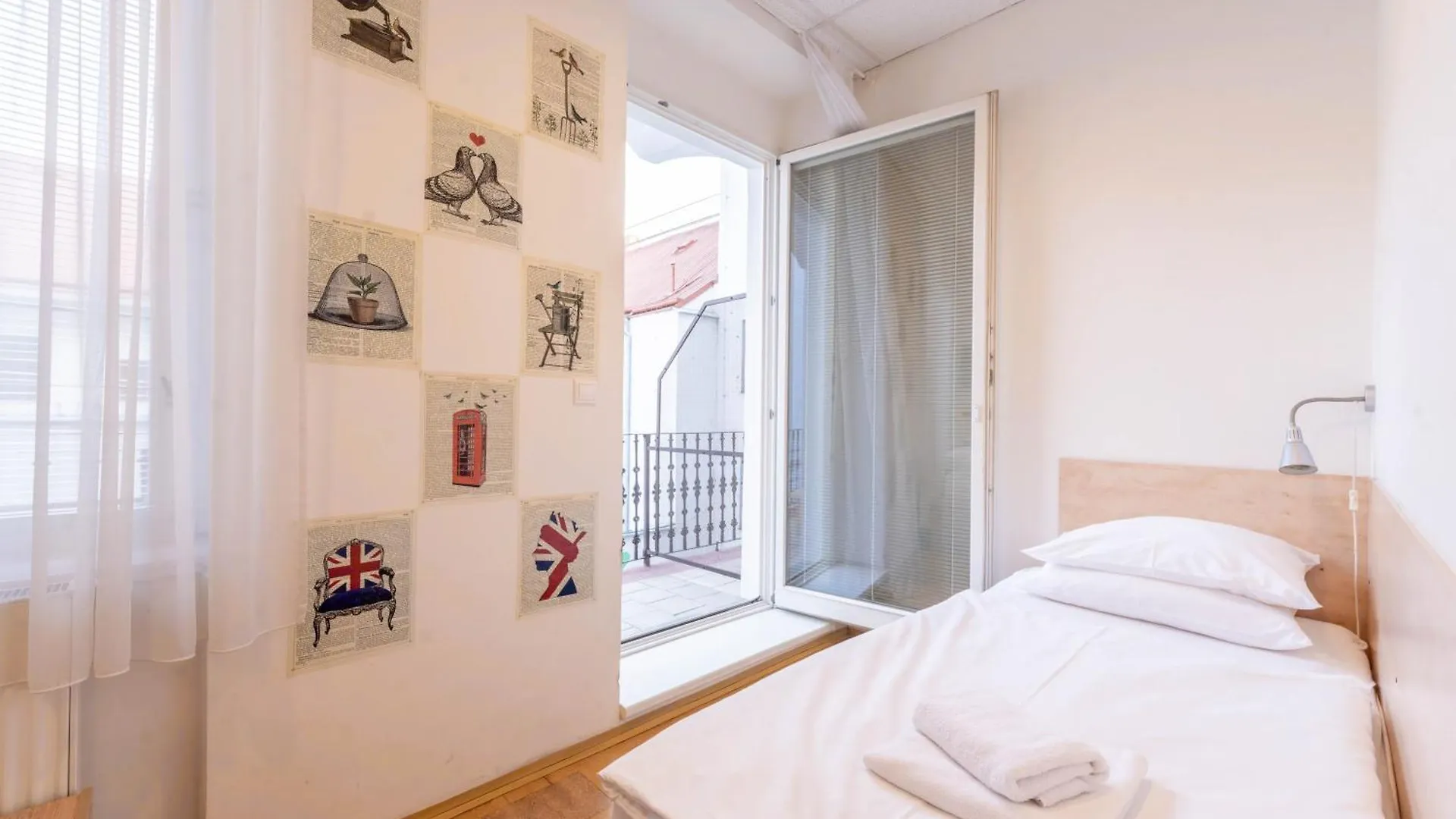 Drunken Monkey Hostel Praga 0*,